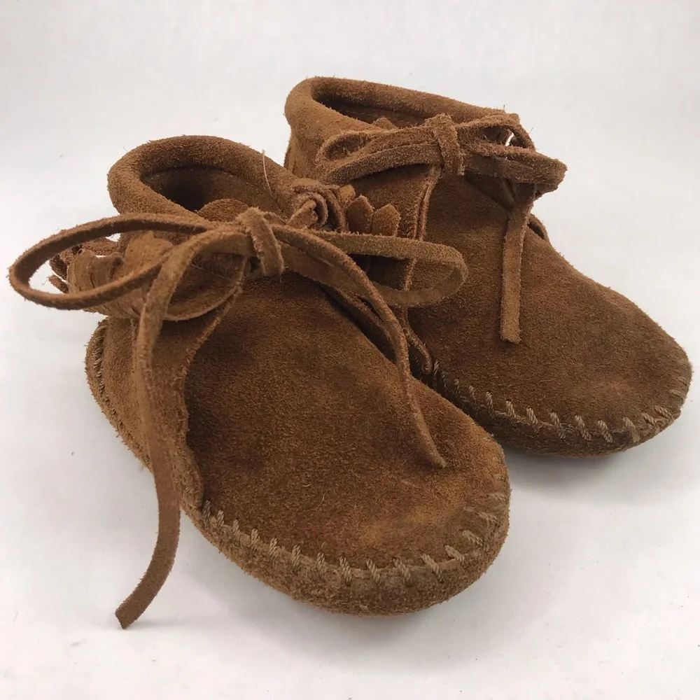 Minnetonka Infant Baby Size 4 12-18 Months Brown Suede Leather Fringe Moccasin